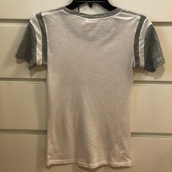 VS Pink T-shirt - Picture 2 of 3